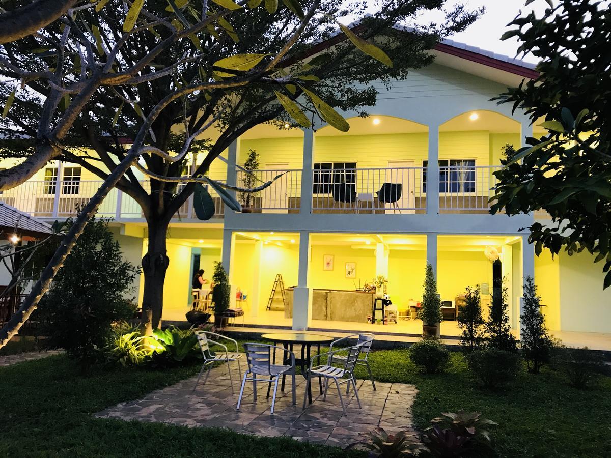 Manyi Boutique House Hotel Чиангмай Екстериор снимка