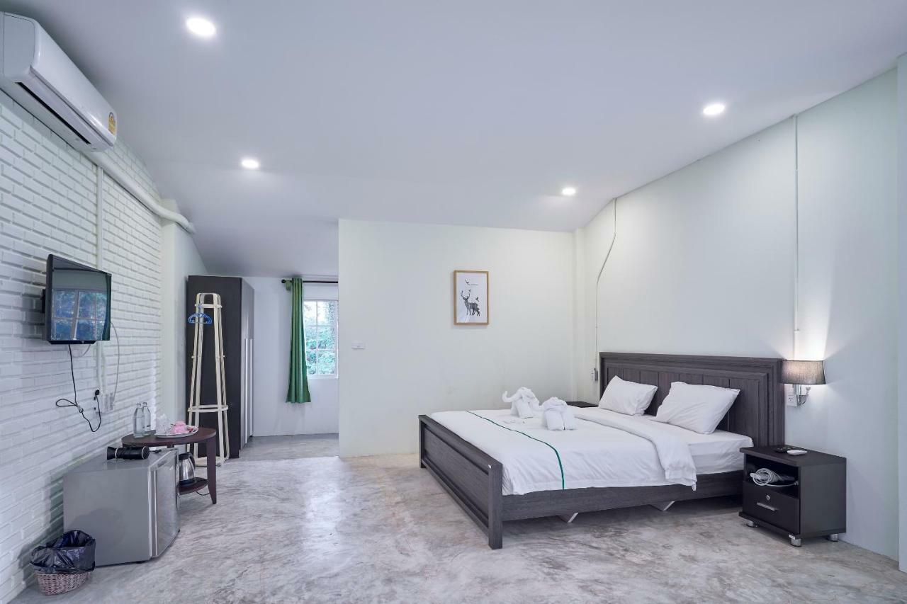 Manyi Boutique House Hotel Чиангмай Екстериор снимка